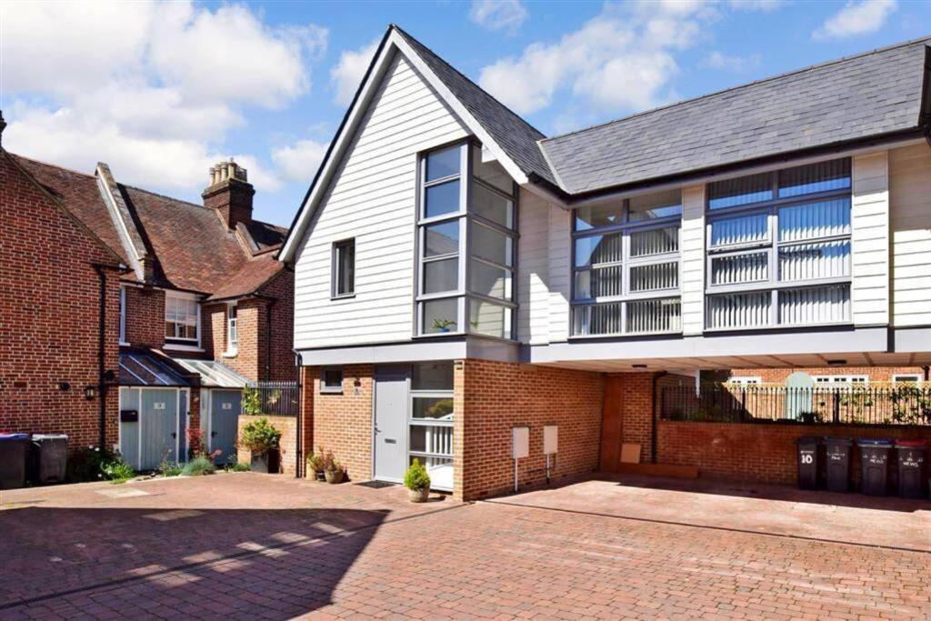 Modern City Centre House With Free Parking Canterbury Esterno foto