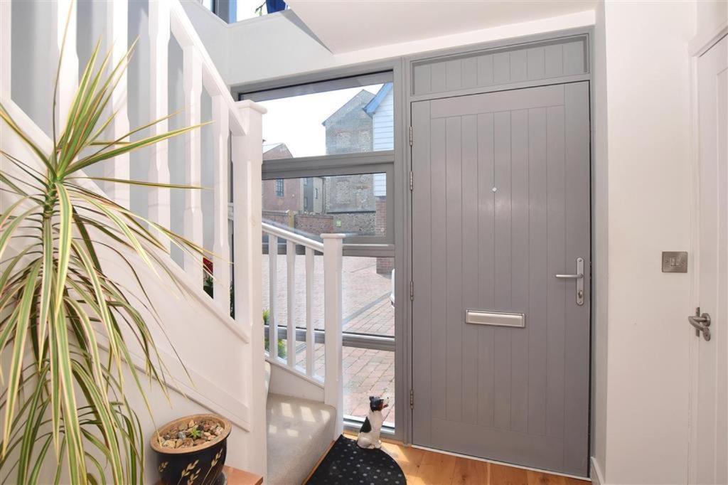Modern City Centre House With Free Parking Canterbury Esterno foto