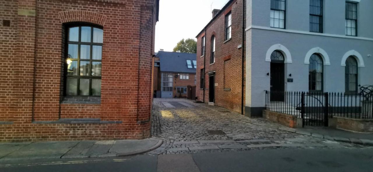 Modern City Centre House With Free Parking Canterbury Esterno foto