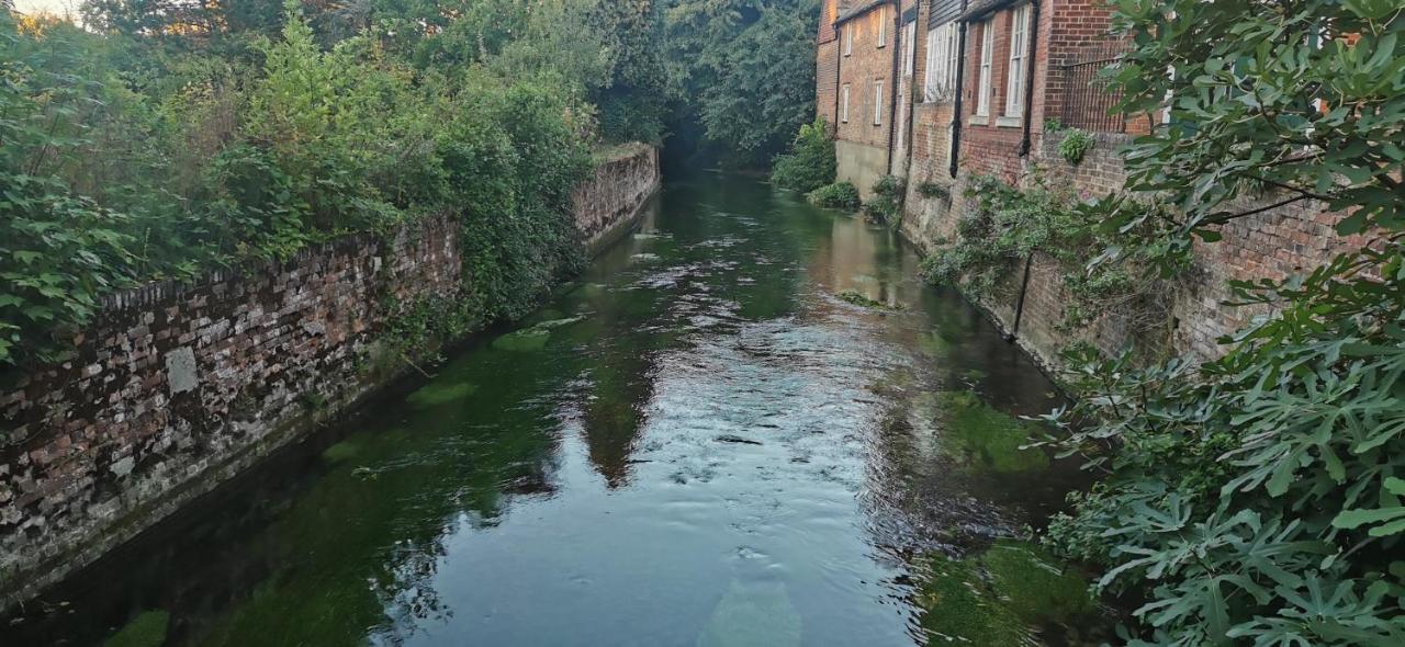 Modern City Centre House With Free Parking Canterbury Esterno foto