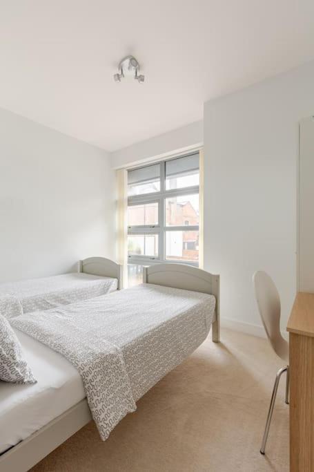 Modern City Centre House With Free Parking Canterbury Esterno foto