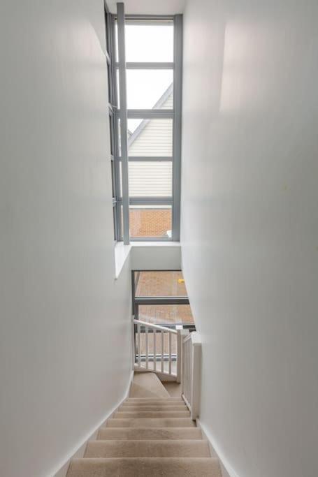 Modern City Centre House With Free Parking Canterbury Esterno foto