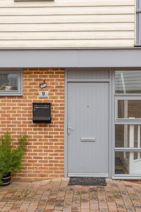 Modern City Centre House With Free Parking Canterbury Esterno foto