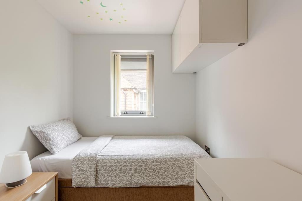Modern City Centre House With Free Parking Canterbury Esterno foto