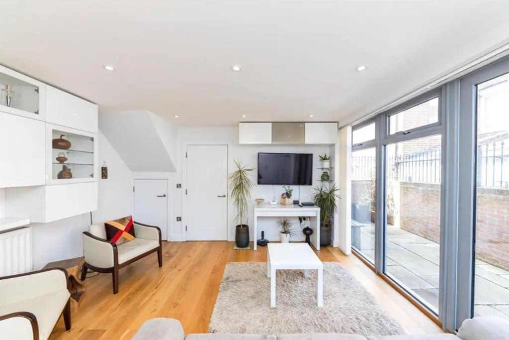 Modern City Centre House With Free Parking Canterbury Esterno foto