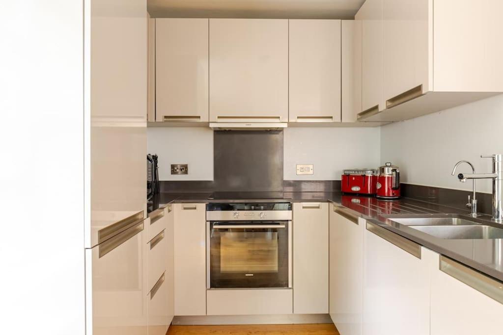 Modern City Centre House With Free Parking Canterbury Esterno foto